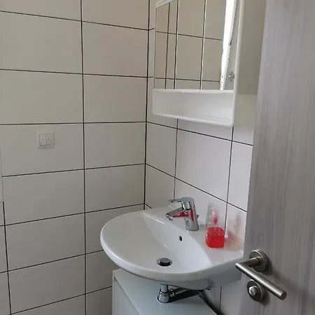 Die Halle - Hier Lasst Es Sich Schlafen *